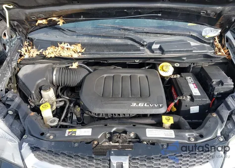 2015 Dodge Grand Caravan Sxt z USA, uszkodzony, nr VIN 2C4RDGCG9FR541074